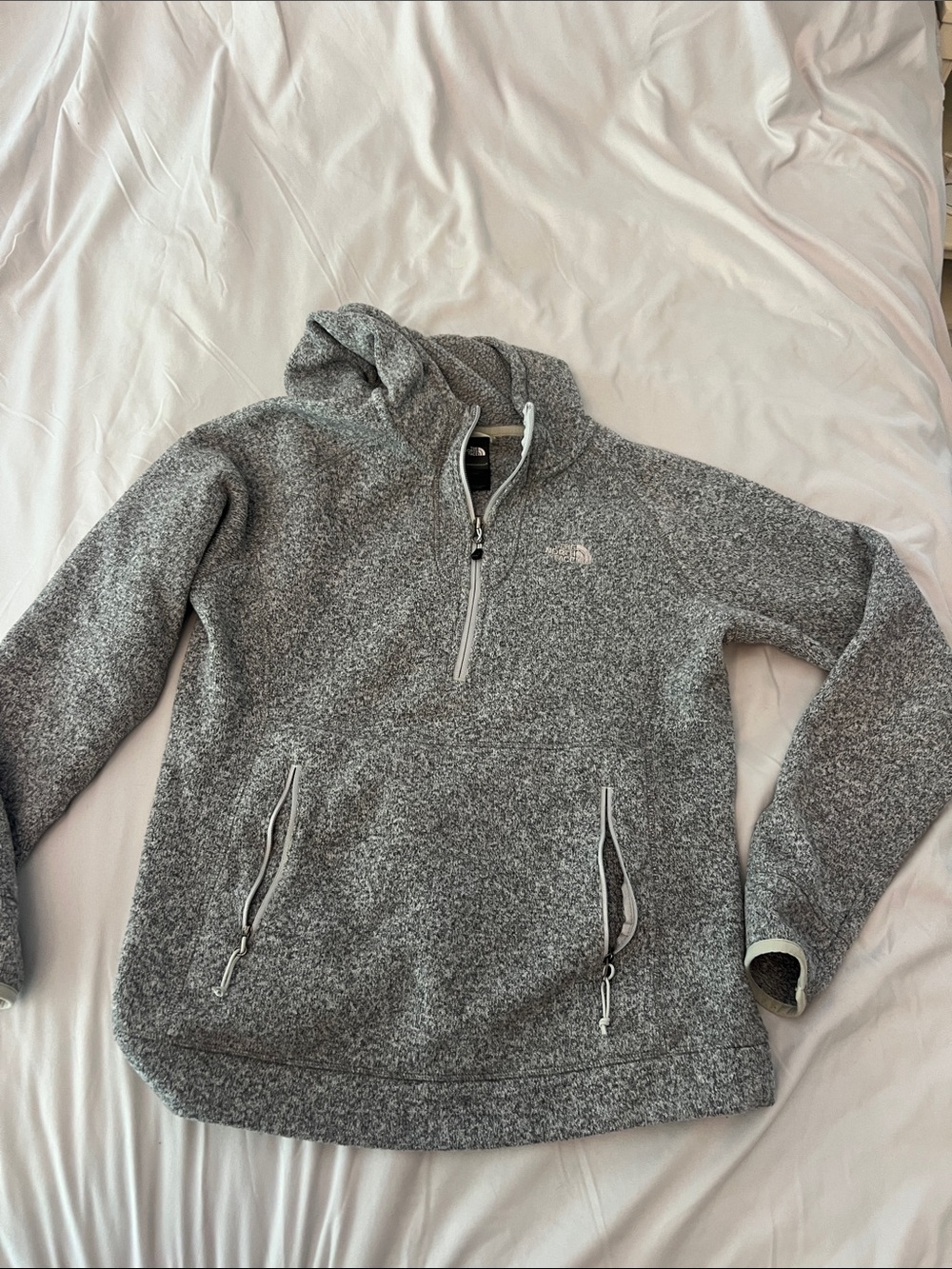 The North Face Men’s Gray Quarter-Zip Fleece Pullover Hoodie